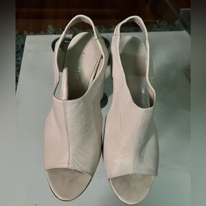 9 West Ivory Heels Size 7.5
